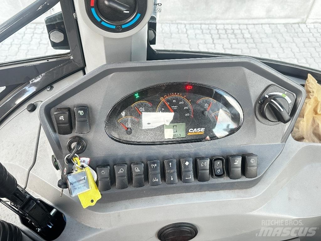 CASE 695 SV Товарач със заден ексватор