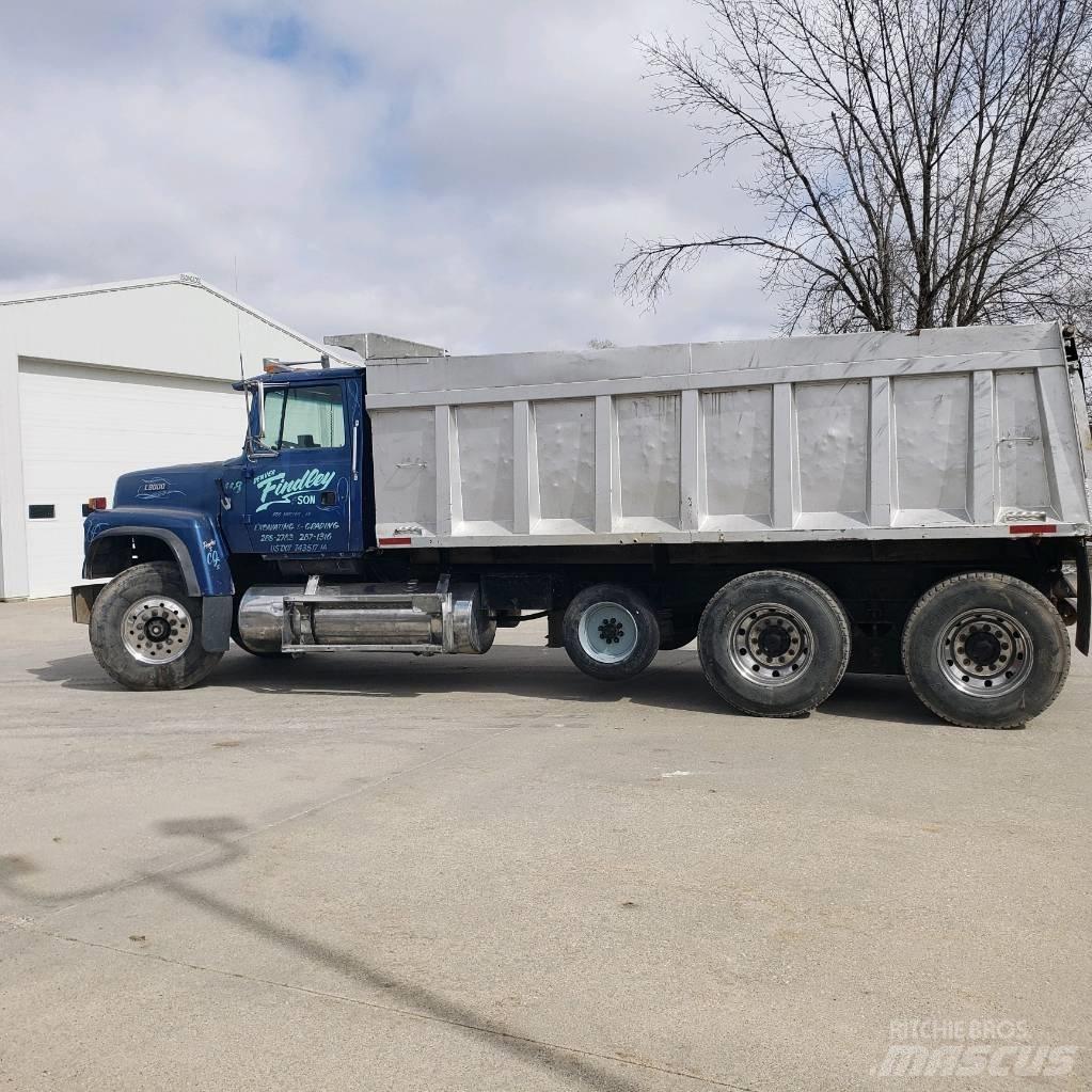 Ford L 9000 Самосвал