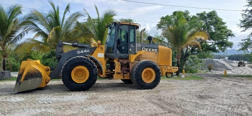 John Deere 644 K Колесни товарачи