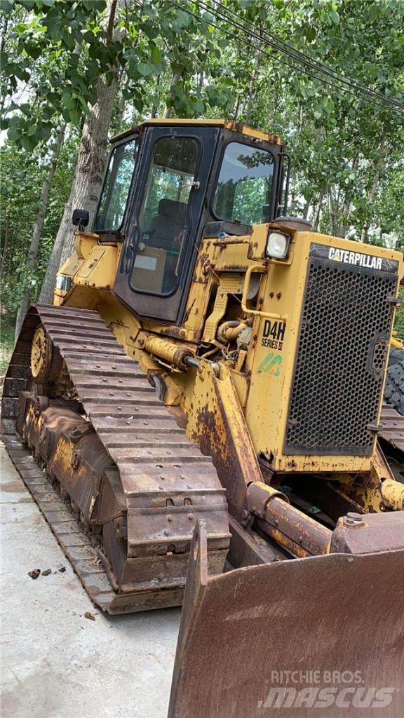 CAT D4H Верижни булдозери
