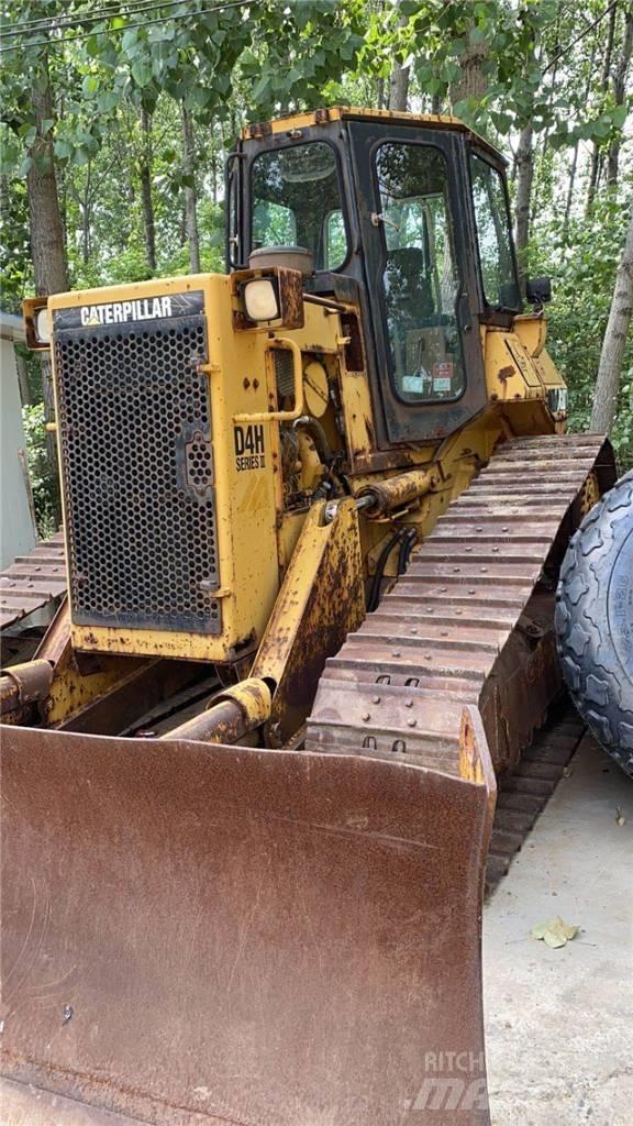 CAT D4H Верижни булдозери
