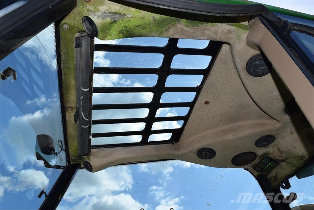 John Deere 3200 Телескопични повдигачи
