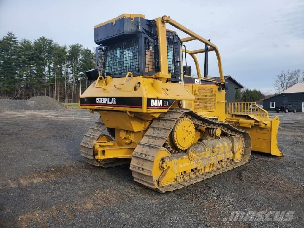CAT D 6 M XL Верижни булдозери
