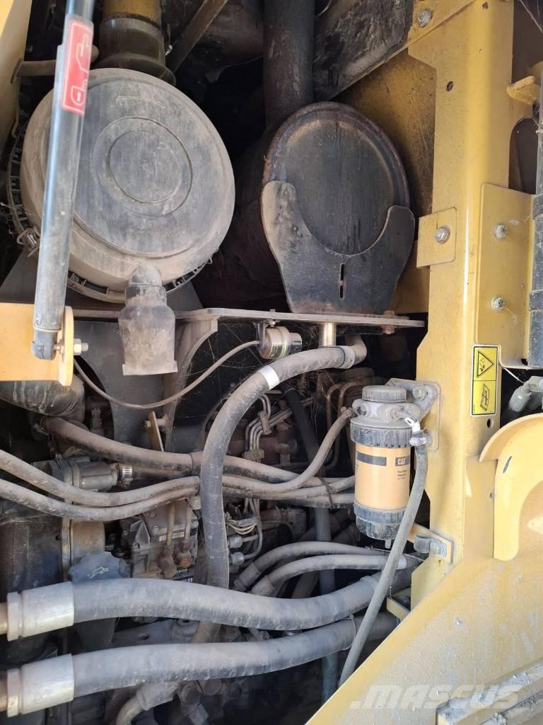 CAT 930 G Колесни товарачи