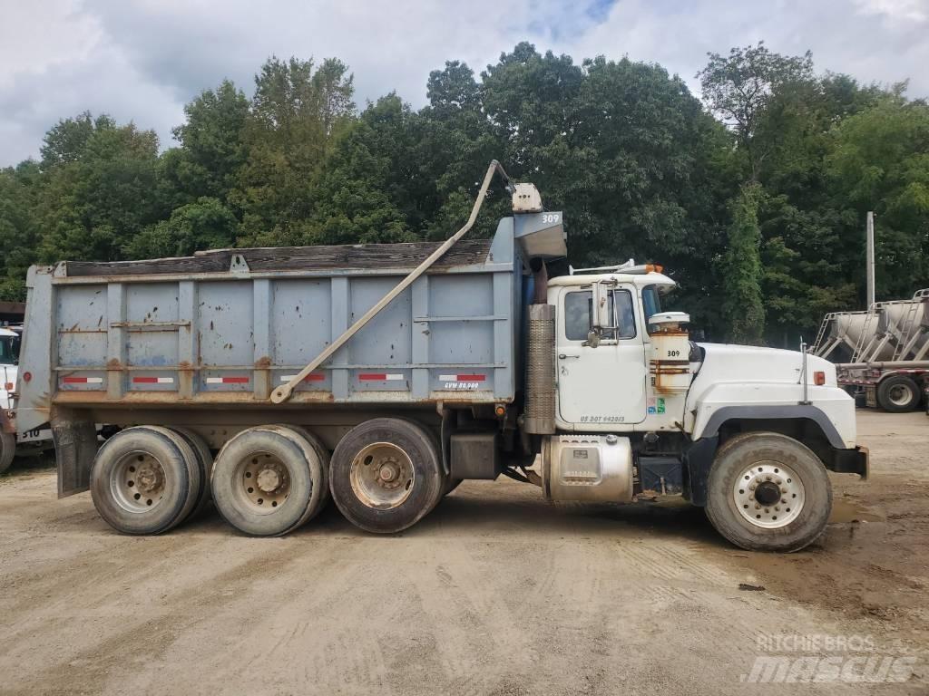 Mack RD688s Самосвал