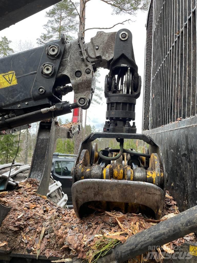 Komatsu 895 Форуардери
