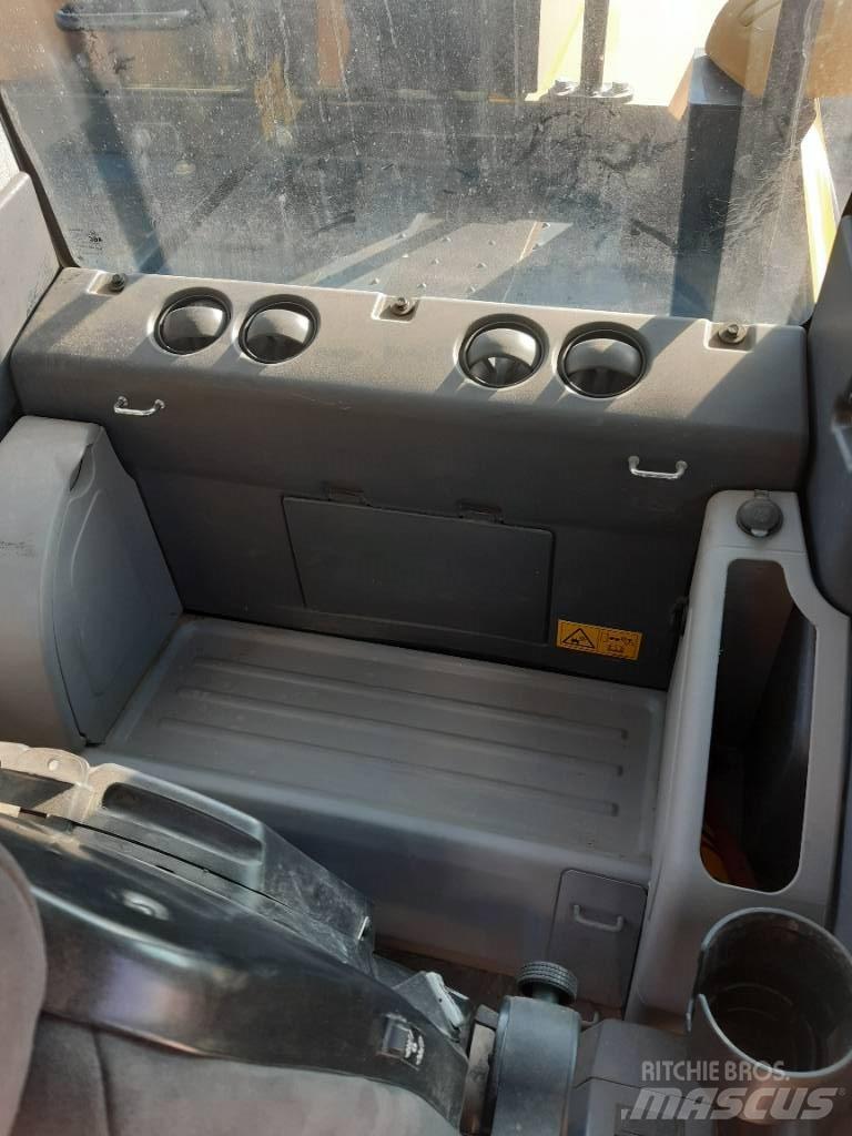 Komatsu PW180-11 Колесни екскаватори