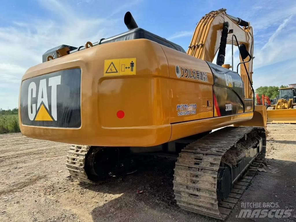 CAT 330 D2 Средни екскаватори 7т - 12т