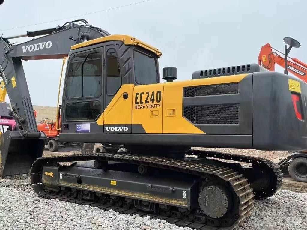 Volvo EC 240 Верижен екскаватор