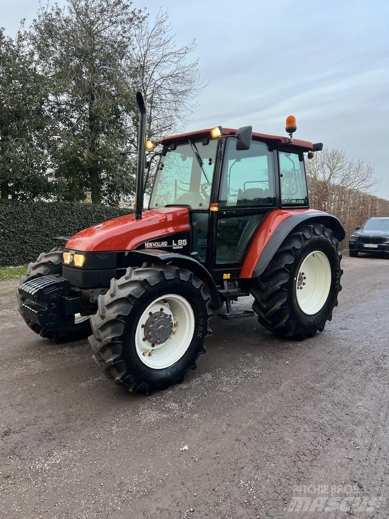 New Holland L 85 DT Трактори