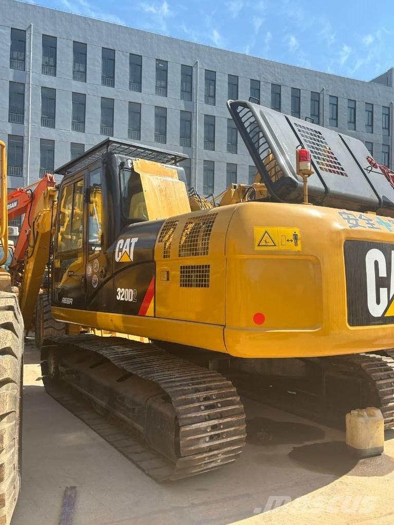 CAT 320D Верижен екскаватор