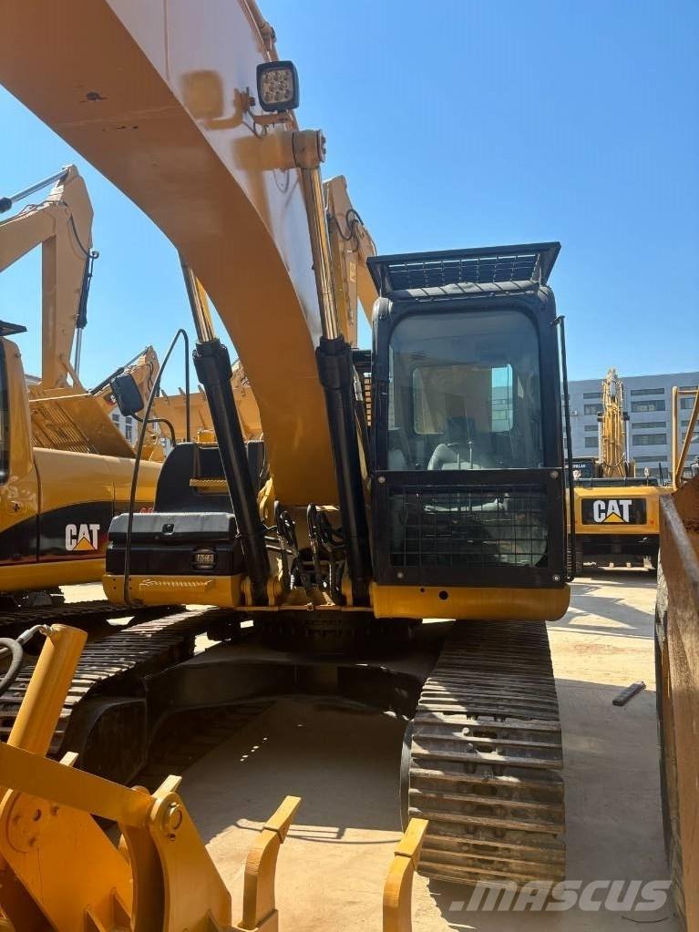 CAT 320D Верижен екскаватор