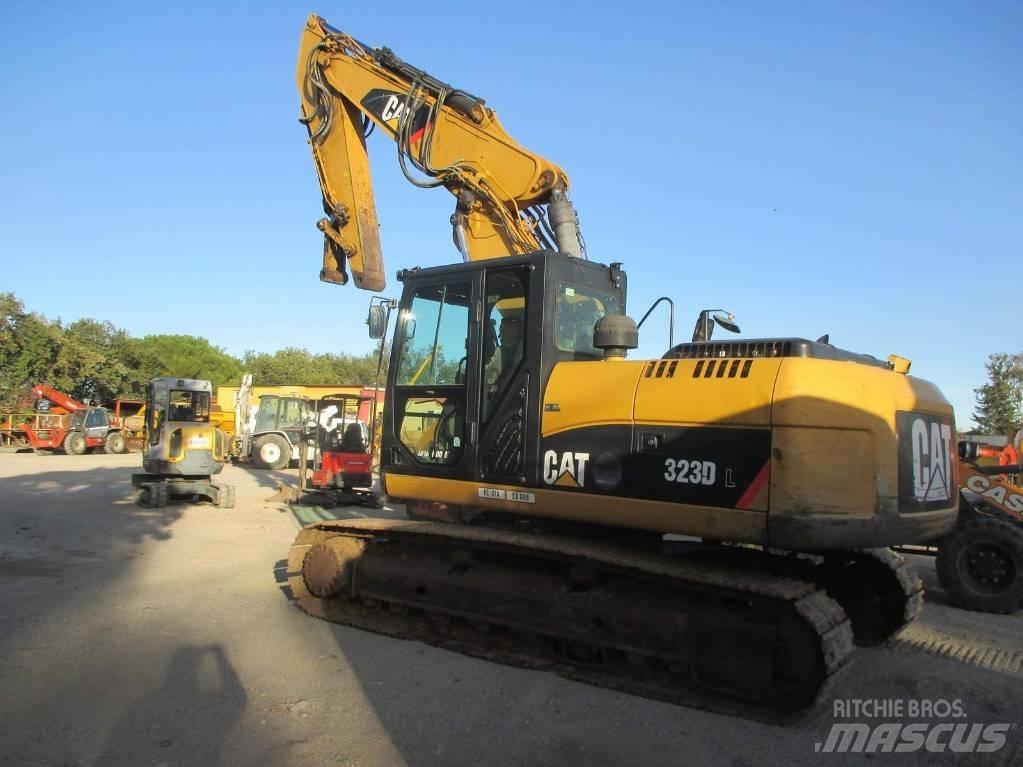 CAT 323 D L Верижен екскаватор