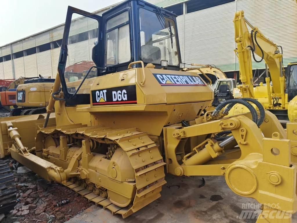 CAT D 6 G Верижни булдозери

