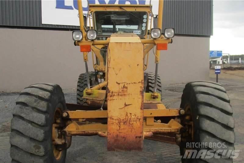 CAT 140H Грейдери