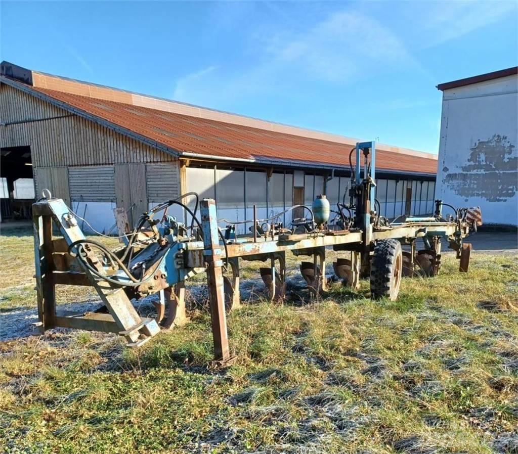 Fortschritt B550 Стандартни плугове