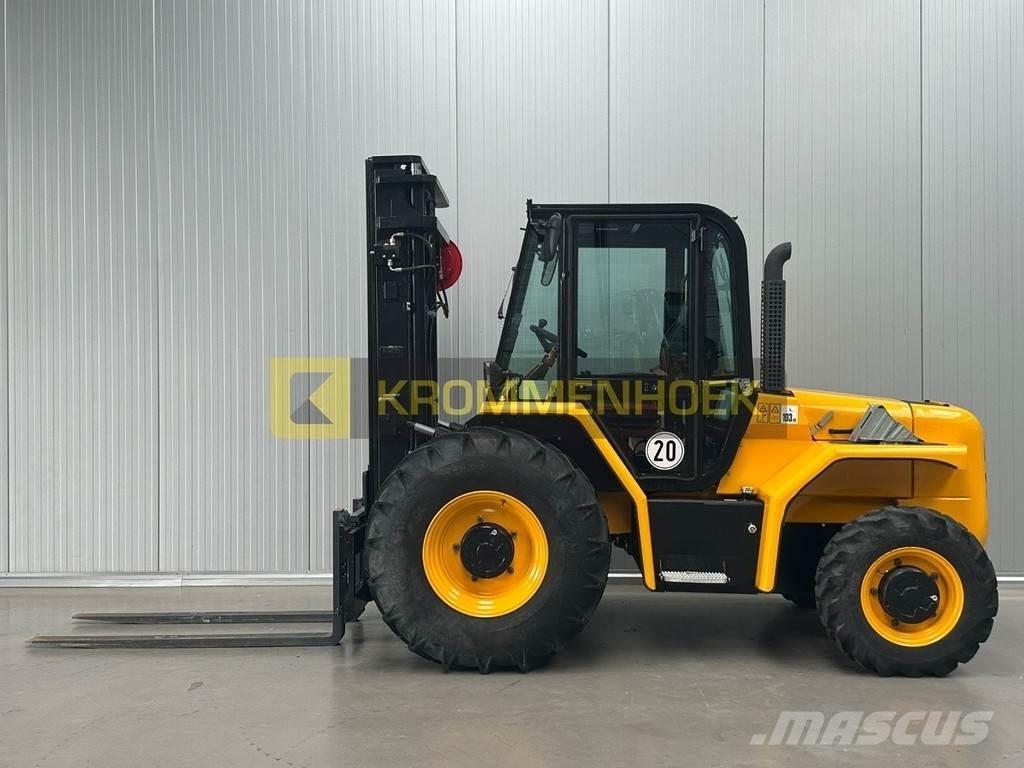 JCB 940 Камиони за херавни местности