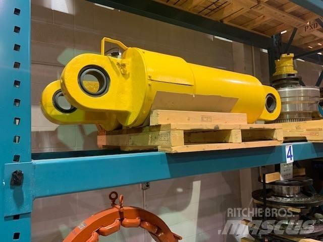 Komatsu 830 E Дъмпери/моторни превозни средства