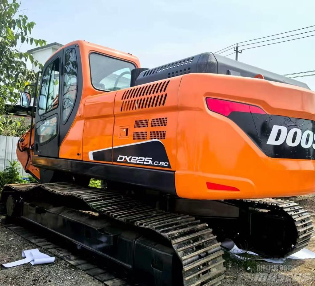 Doosan DX 225 LC Верижен екскаватор