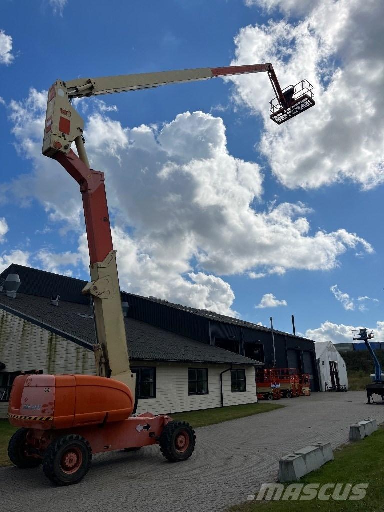 JLG 800 AJ Съчленени стрелови подемници