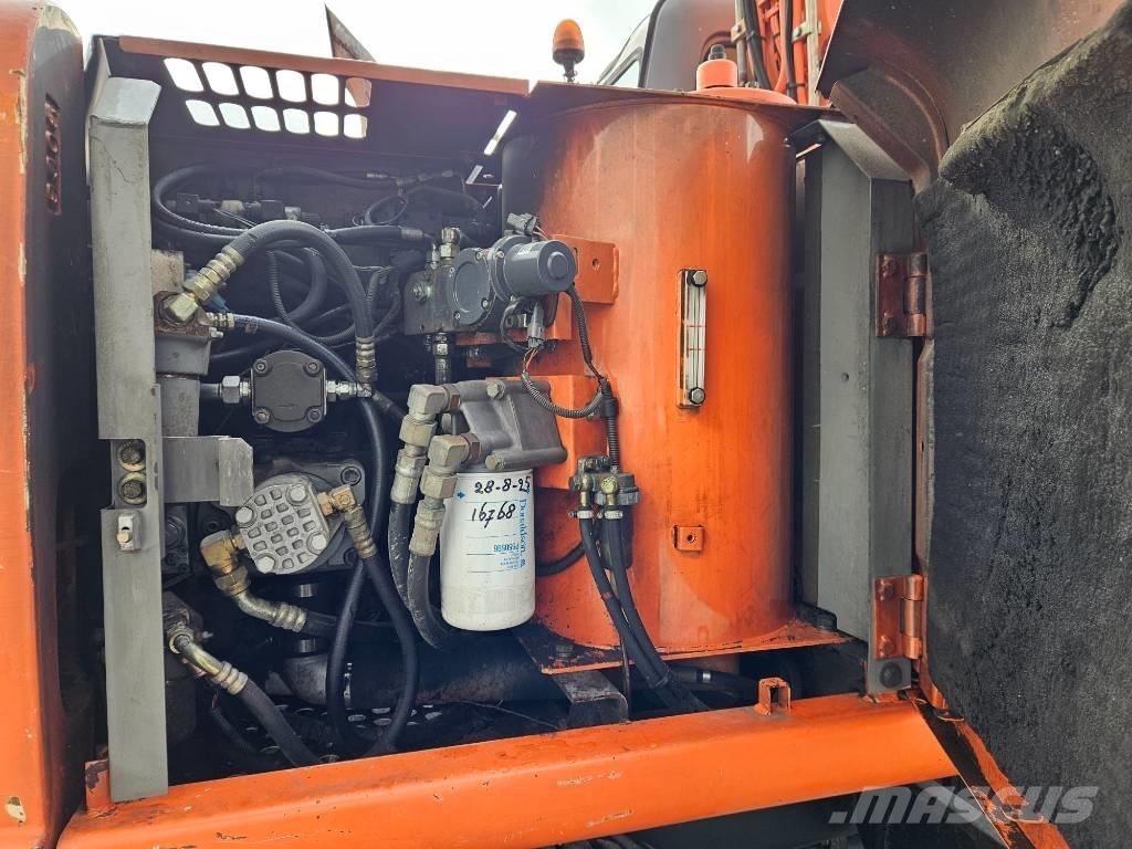 Hitachi ZX130W Колесни екскаватори