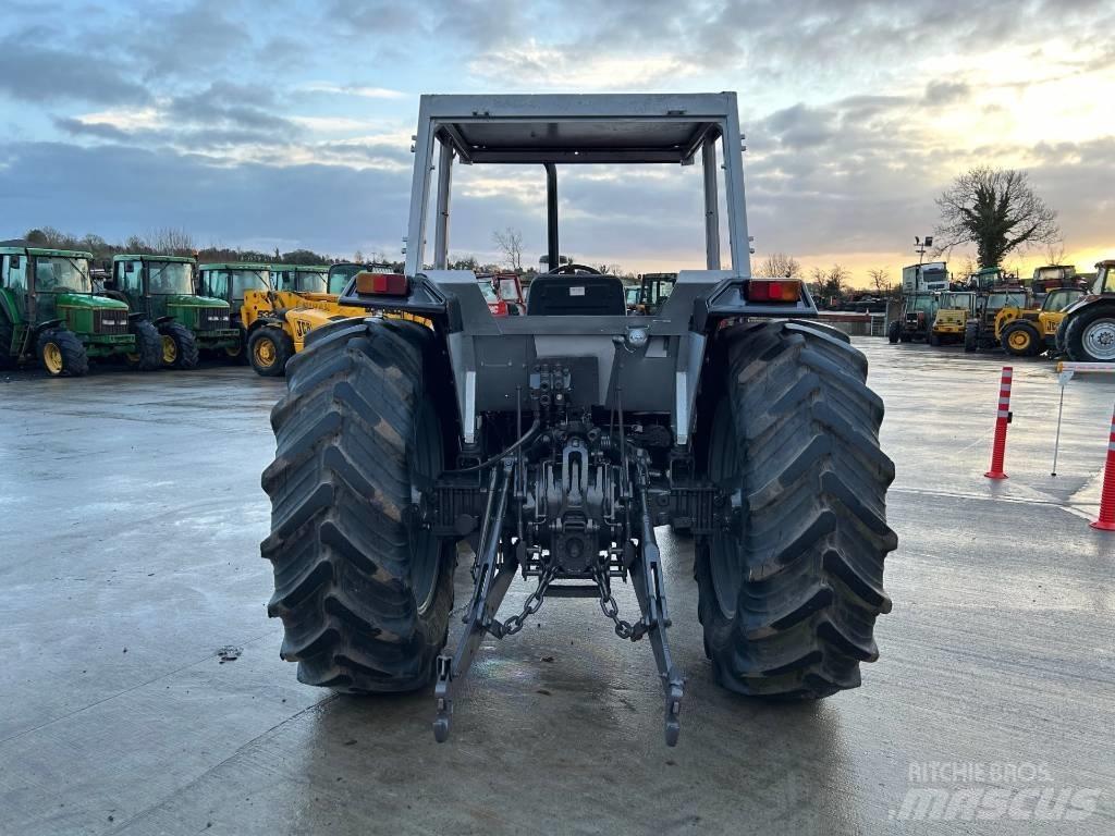 Massey Ferguson 390 Трактори
