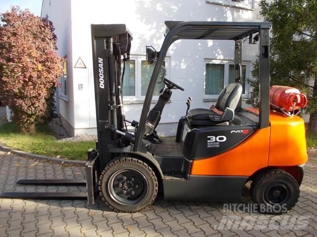 Doosan G 30 E Камиони с АГУ