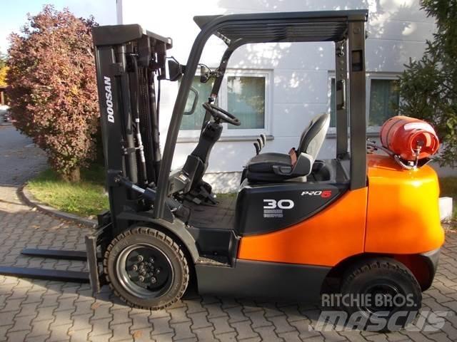 Doosan G 30 E Камиони с АГУ