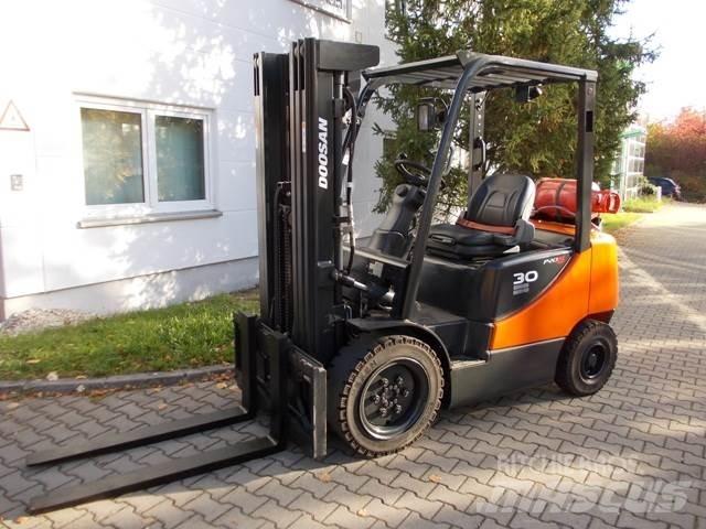 Doosan G 30 E Камиони с АГУ