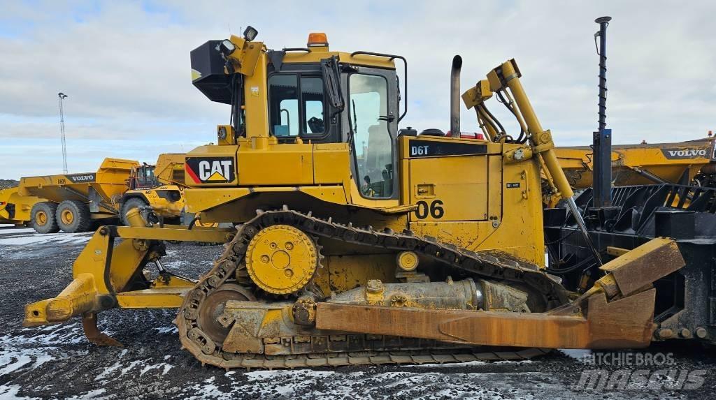 CAT D 6 T XL Верижни булдозери
