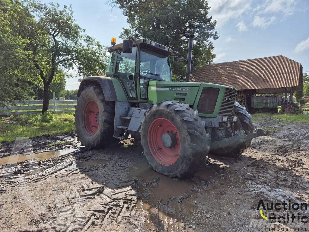 Fendt Favorit 824 Трактори