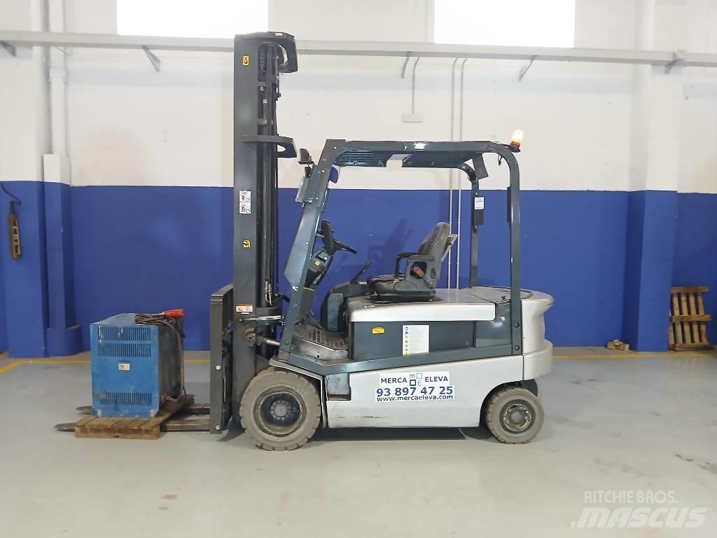 Nissan GQ02 L 30 CU Електрически вилични кари-повдигачи