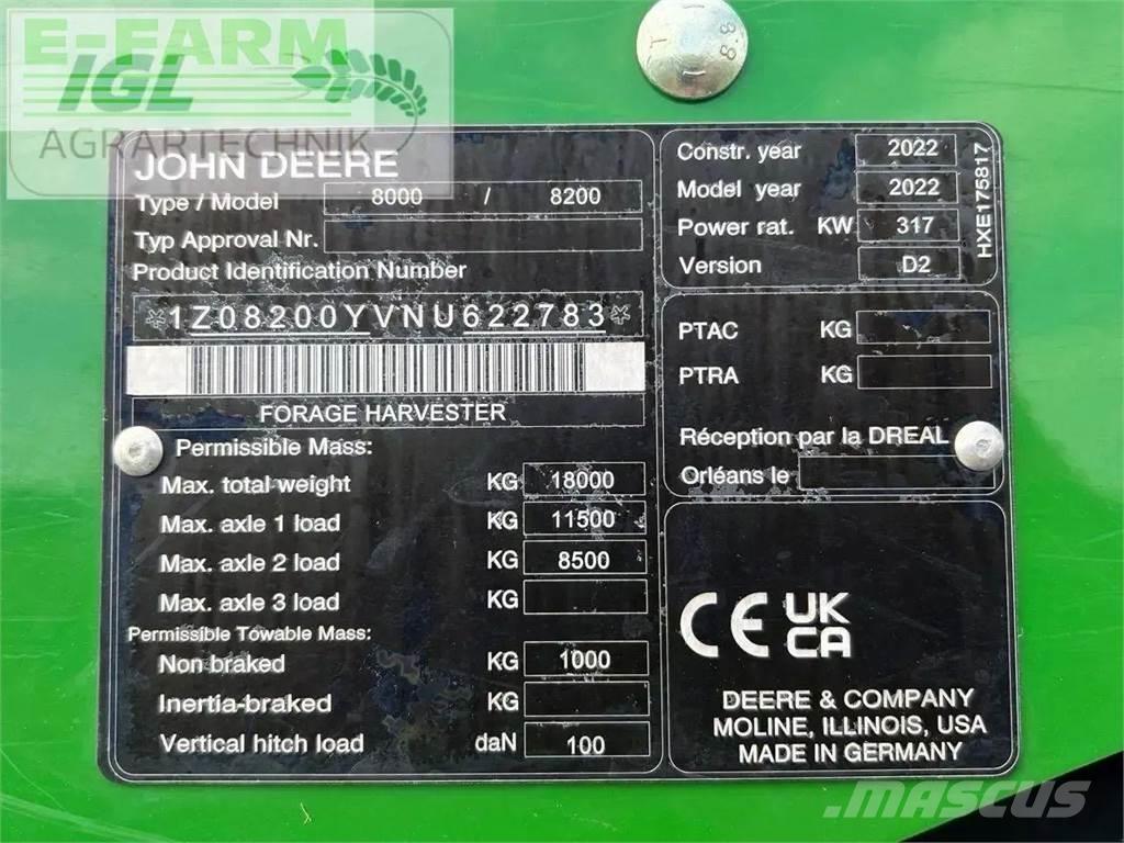John Deere 8200 i Самоходни фуражири