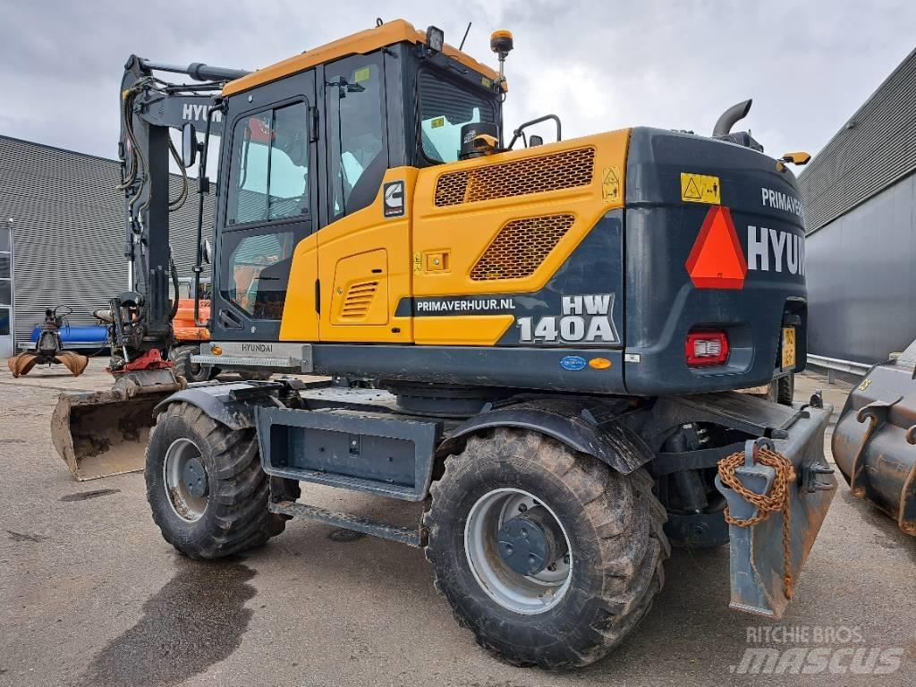 Hyundai HW140A Колесни екскаватори