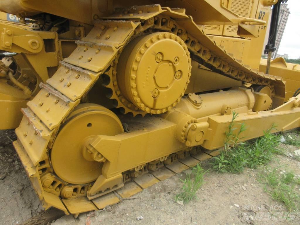 CAT D 7 H Верижни булдозери
