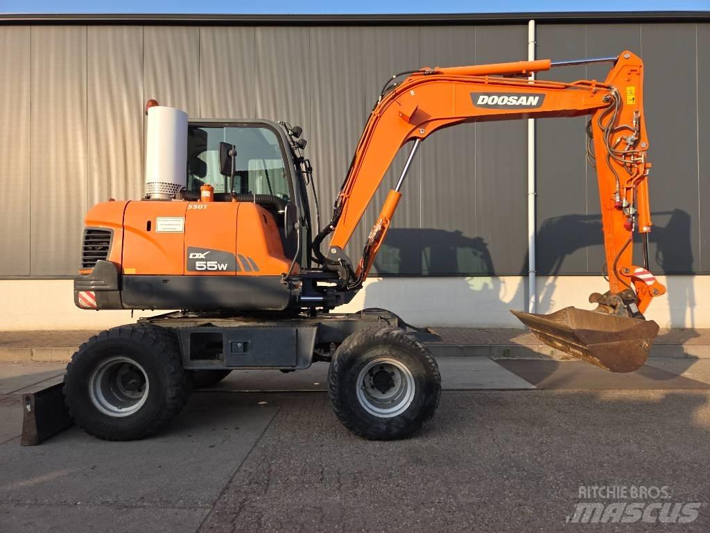 Doosan DX 55 W Колесни екскаватори