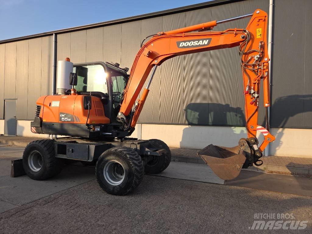 Doosan DX 55 W Колесни екскаватори
