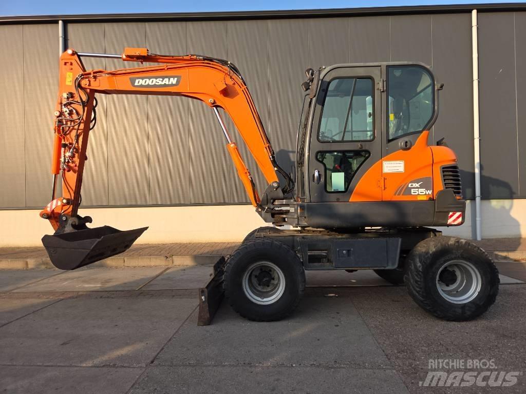 Doosan DX 55 W Колесни екскаватори