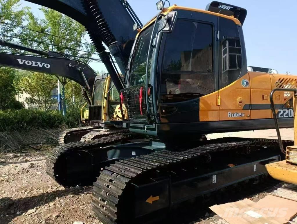 Hyundai 220lc-9s Средни екскаватори 7т - 12т