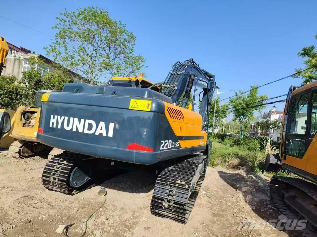 Hyundai 220lc-9s Средни екскаватори 7т - 12т