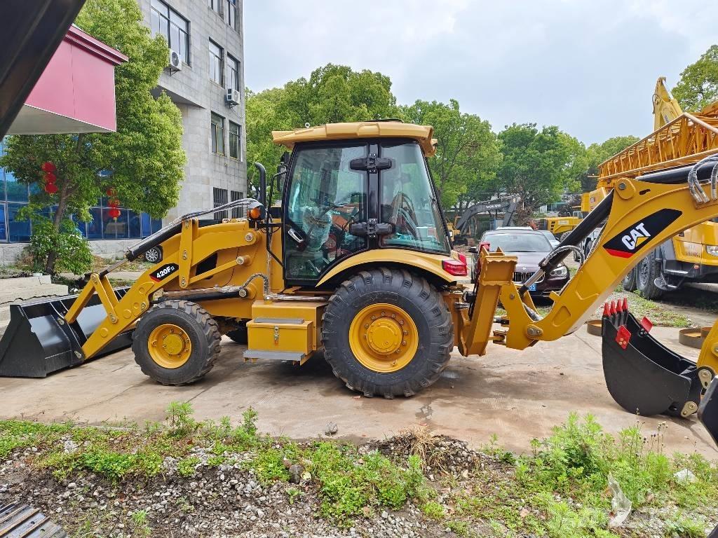 CAT 420 F Товарач със заден ексватор