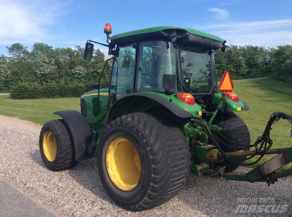 John Deere 5720 Трактори