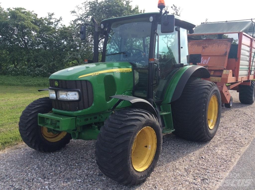 John Deere 5720 Трактори