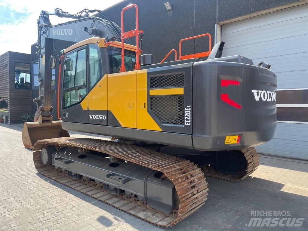Volvo EC220E Верижен екскаватор