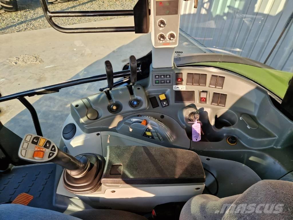 CLAAS Arion 420 Трактори
