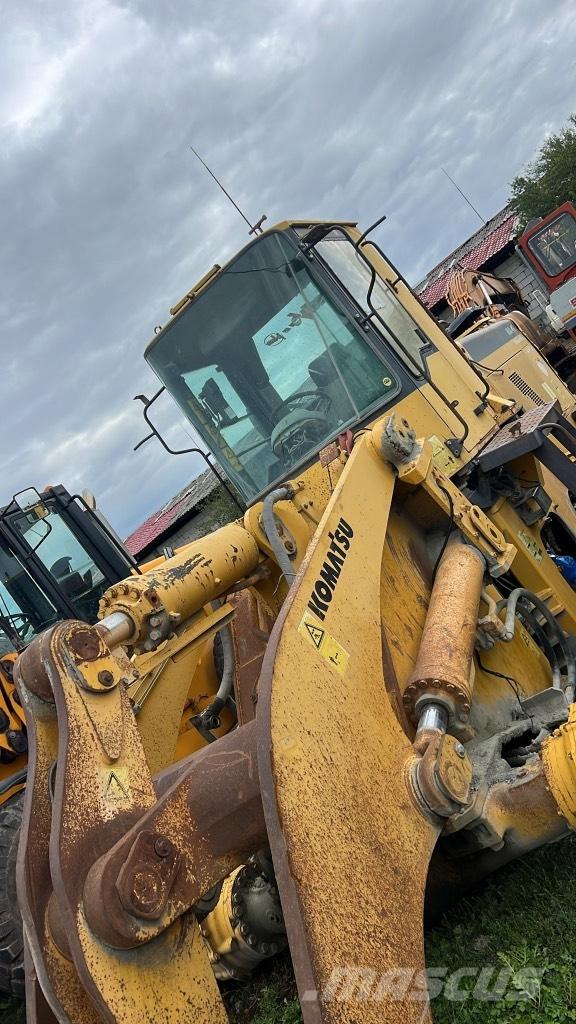Komatsu WA 470-3H Стрели и рамена
