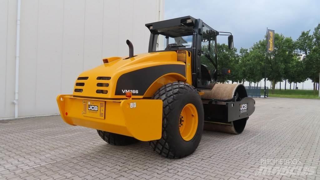JCB VM166D Еднобарабанни ролки
