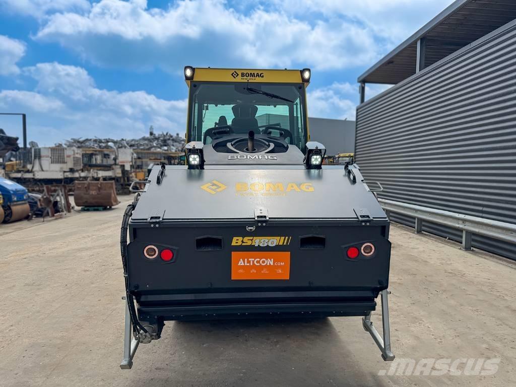 Bomag BW 174 AP-4V Двойни барабанни ролки
