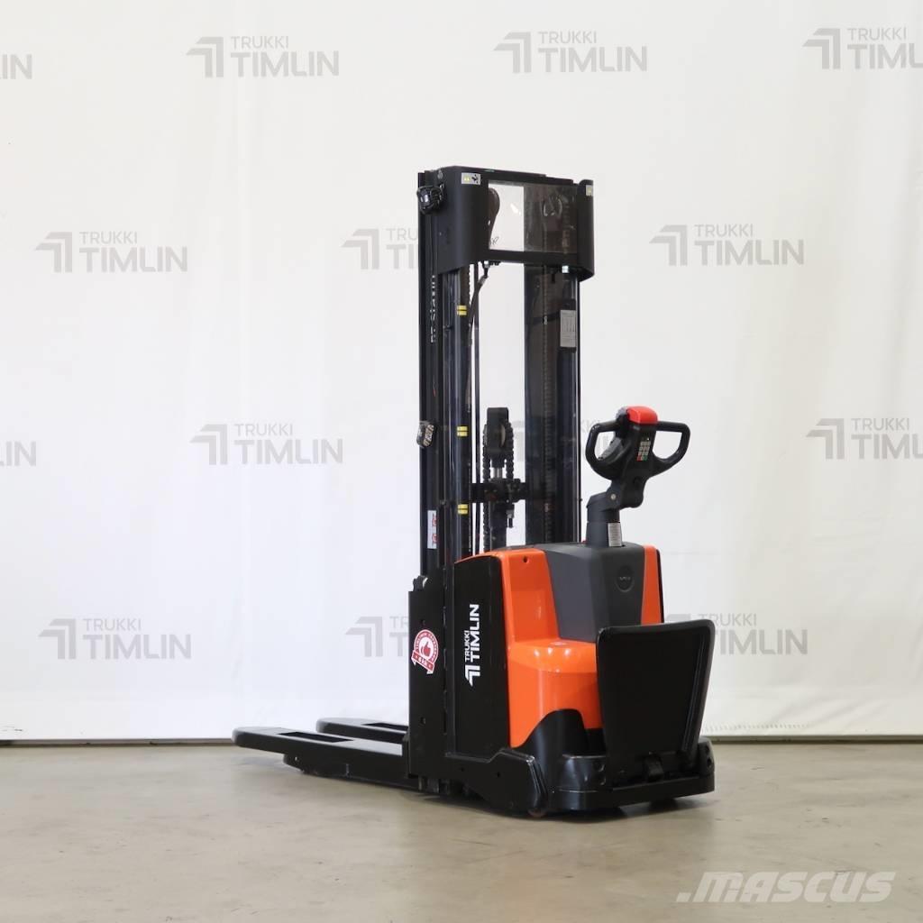 Toyota SWE120L Самоходни товарачи
