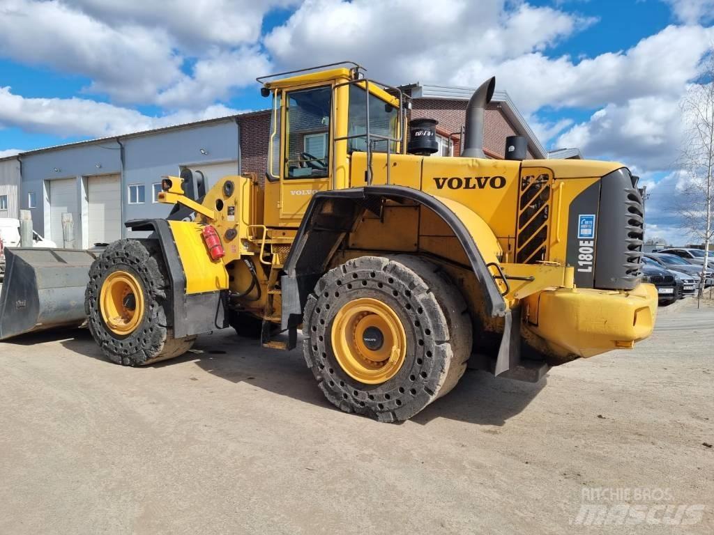 Volvo L 180 E Колесни товарачи